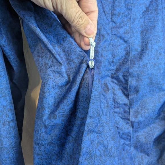 Columbia Windbreaker In Excellent Condition Size Medium Blue With Black Abstract - Picture 6 of 14
